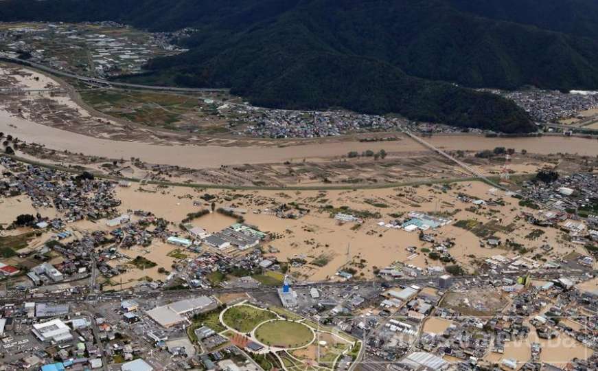 Užas u Japanu: Poplavljene kuće, odroni, podivljale vodene bujice...