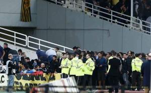 Izbjegnuta tragedija: Navijači AEK-a napali grupu navijača Bosne i Hercegovine