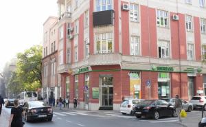 Uklanjanje displeja na uglu Koševske i Danijela Ozme odloženo zbog upravnog spora