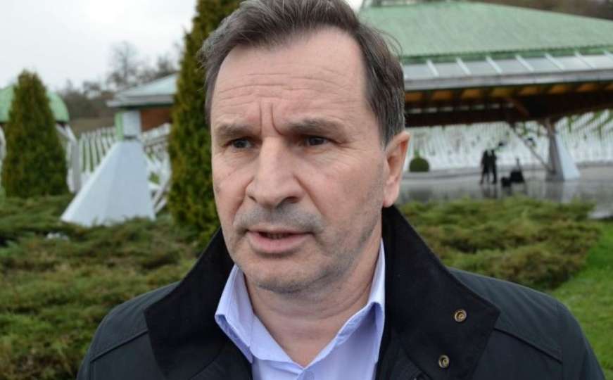 Fejzić: Zatražena dozvola za postavljanje biste Peteru Handkeu u Srebrenici