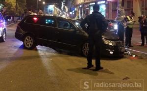 Saobraćajna nesreća kod Predsjedništva: Automobil udario u stub ulične rasvjete