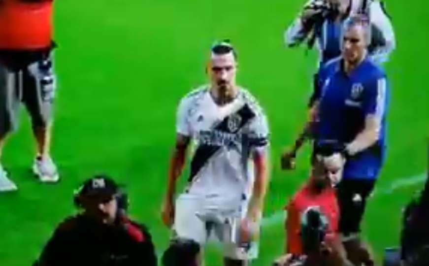 Ibrahimović šokirao Ameriku: Napustio teren i uhvatio se za međunožje