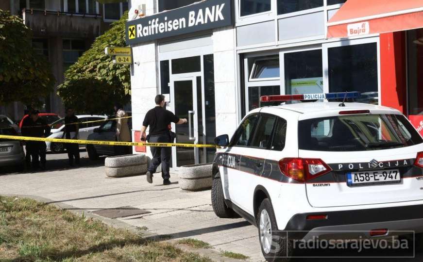 Policija i dalje traga za pljačkašima Raiffeisen banke u Sarajevu