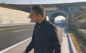 Popeo se na tunel na autoputu i skinuo sliku Dodika i Vučića