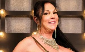 Upoznajte rekorderku u razbijanju daski i lubenica grudima