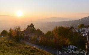 Uživanje uz nezaboravni zalazak sunca iznad Sarajeva