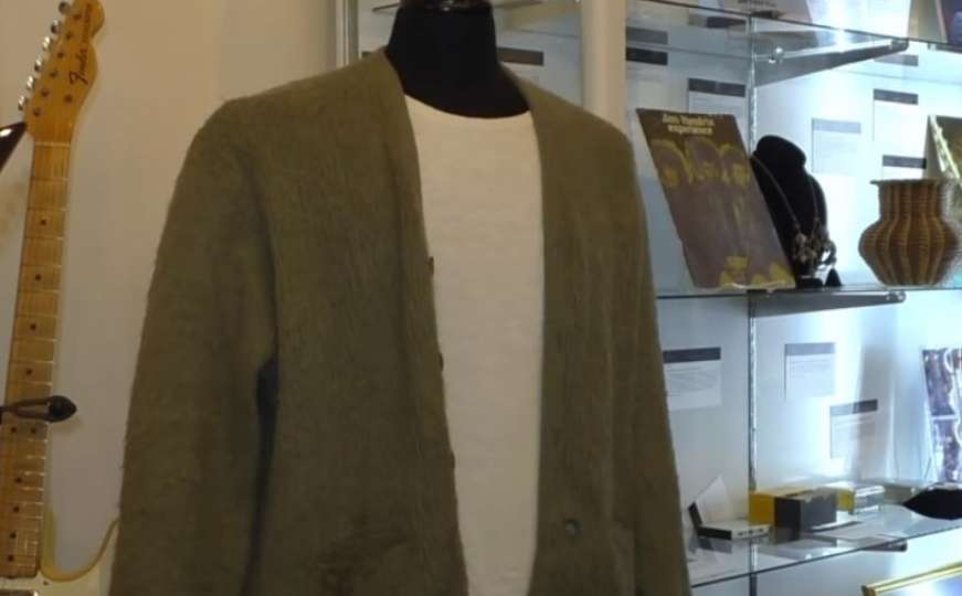 Prljavi zeleni džemper prodat za 334.000 dolara: Razlog je očit