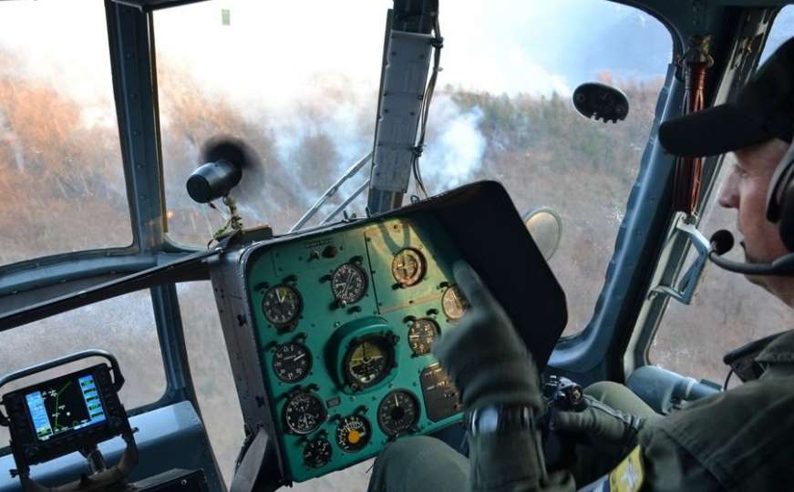 Helikopter Oružanih snaga BiH gasio požar na Romaniji