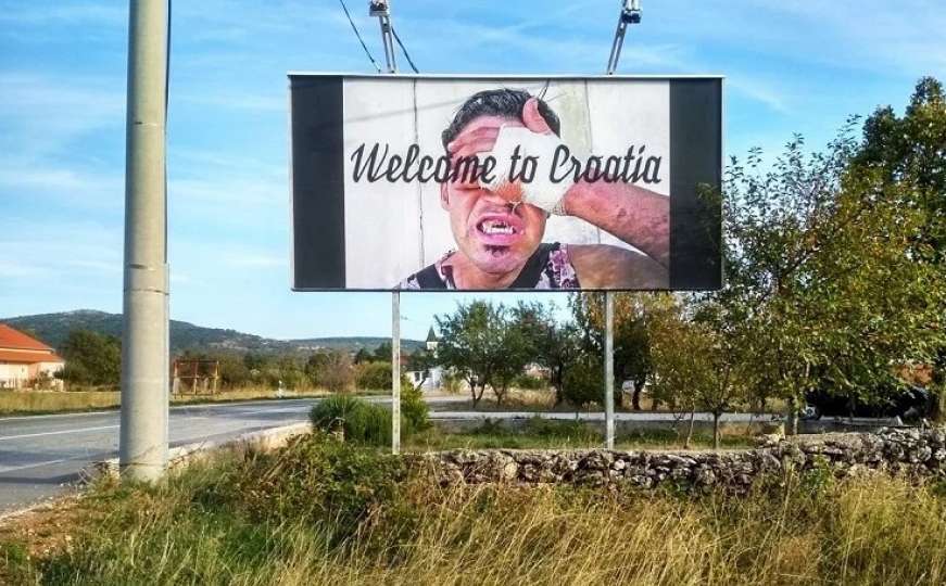 Plakati na granici s BiH: "Dobrodošli u Hrvatsku - Hrvatska puna mučenja"