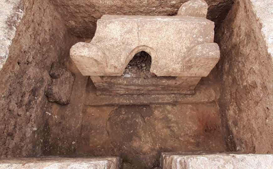 Arheolozi kod Jajca otkrili kameni sarkofag iz antičkog doba