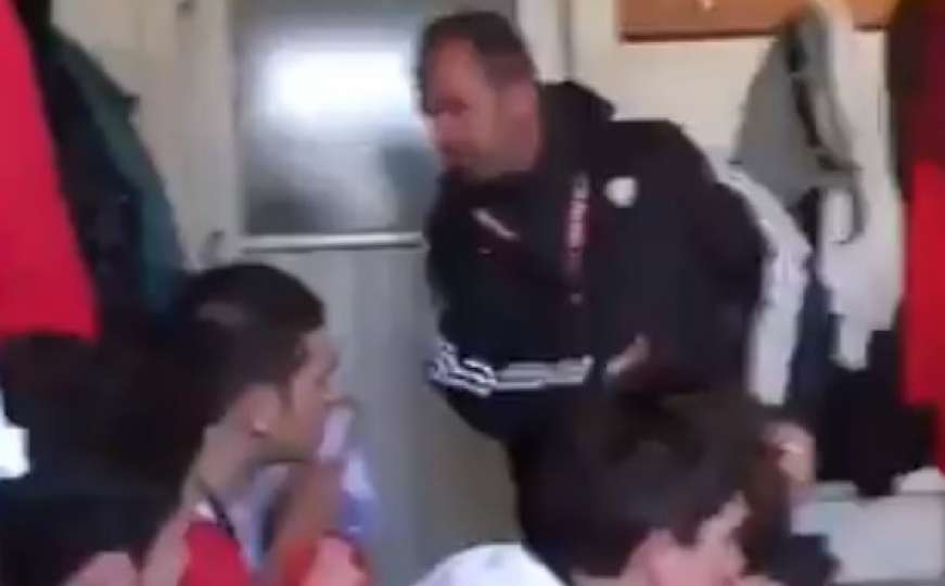 Šokantno: Trener u Turskoj ušao u svlačionicu i išamarao svoje igrače