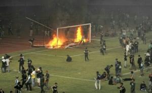 Pakao na terenu: Huligani demolirali, pa zapalili stadion sopstvenog kluba