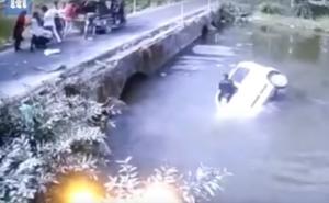 Šokantan video: Snimljeno dramatično spasavanje djeteta nakon udesa