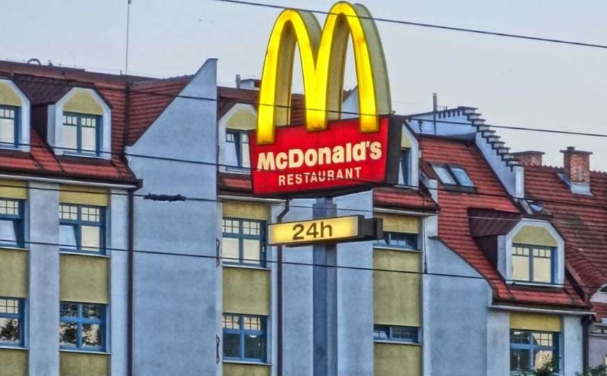 McDonald's otpustio izvršnog direktora jer je bio u vezi sa zaposlenicom