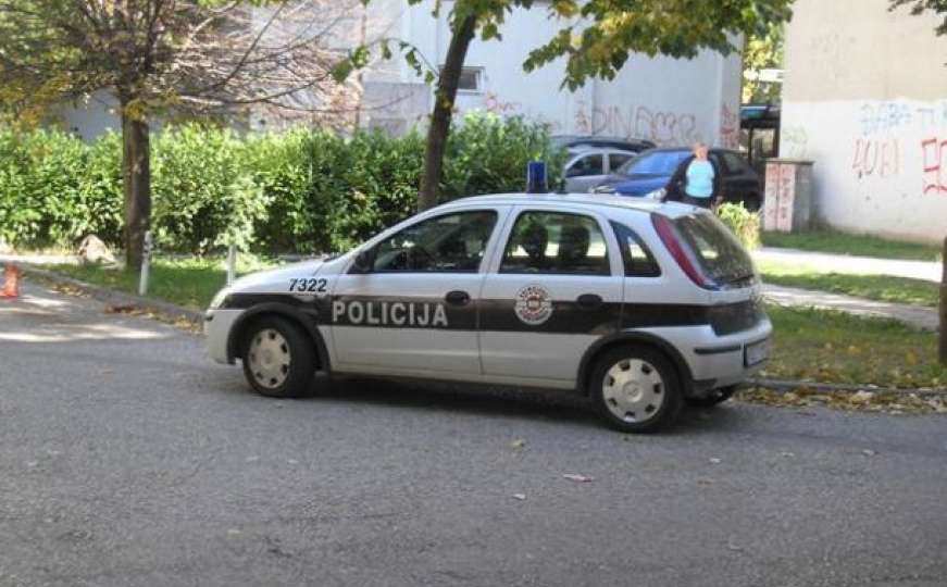 Akcija u Mostaru: Policija u kući pronašla oružje i drogu
