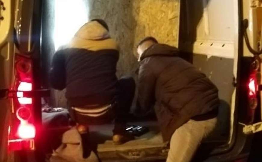 Šok za hrvatsku policiju: Otkrili migrante u sanduku zatvorenom vijcima