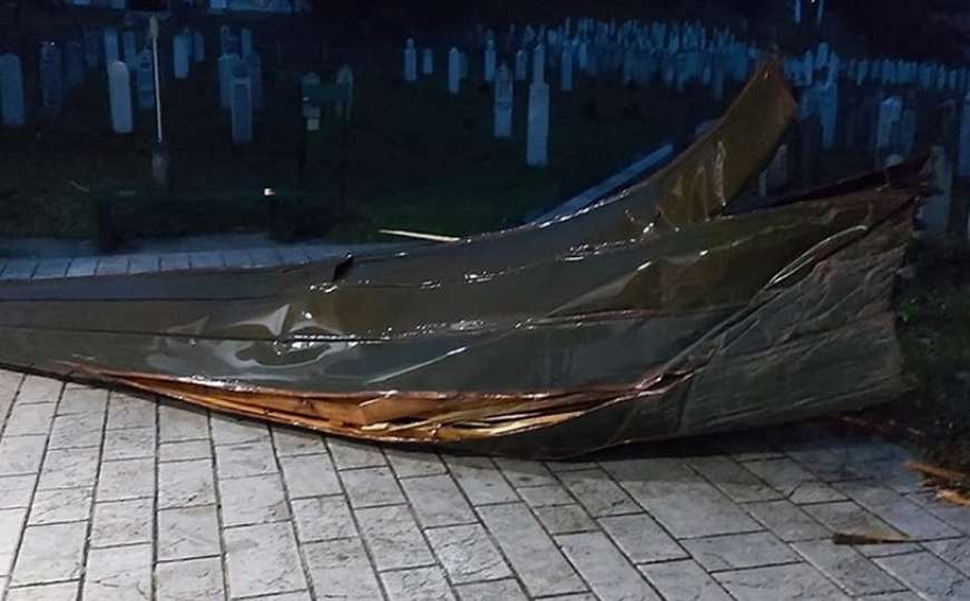 Olujni vjetar srušio dio munare u naselju Grivići kod Hadžića 