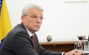 Džaferović: Srbija sistemski vrijeđa žrtve Tuzlanske kapije 