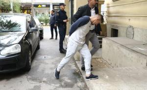 Pogledajte privođenje pljačkaša Raiffeisen banke u Tužilaštvo KS 