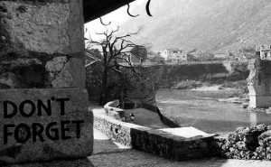Danas se navršava 26. godišnjica rušenja Starog mosta: Ubili su tebe, ali nisu dušu