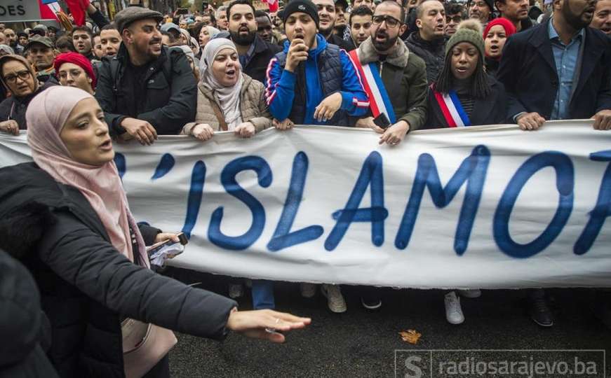 Hiljade ljudi u Parizu protestiralo protiv islamofobije 