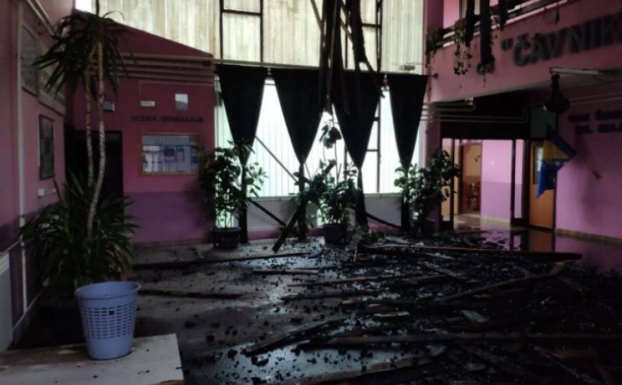 Izgorio krov osnovne škole u Bužimu