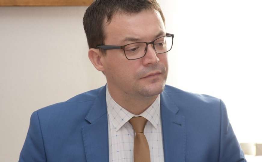 Gačanović: Smajlović nije upotrijebio revolver, kćerci mu je trebala terapija