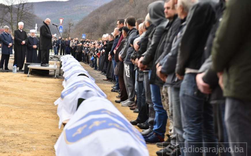 Obavljena dženaza žrtvama zločina u Hadžićima: Na smiraj porodice čekale 27 godina