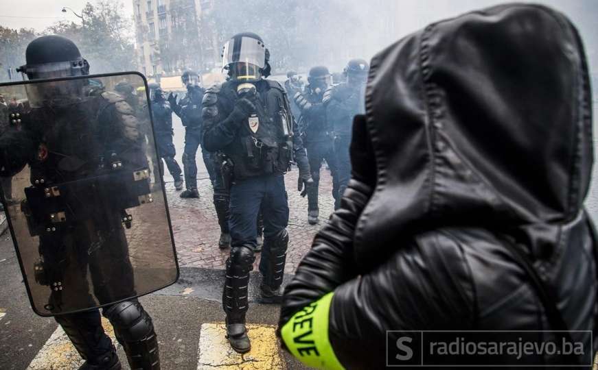 Žestoki sukobi: Desetine uhapšenih na protestima "Žutih prsluka" u Parizu