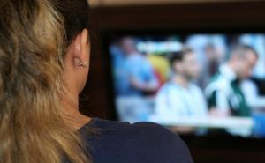Šta je bolje za TV: Iskopčati ga iz struje navečer ili na standby