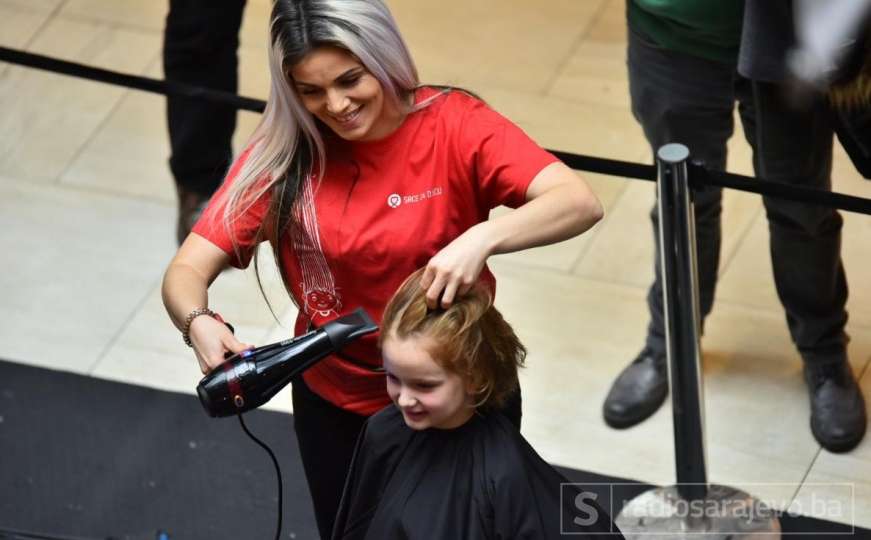 Humanost na djelu: Brojni građani donirali kosu djeci oboljeloj od raka