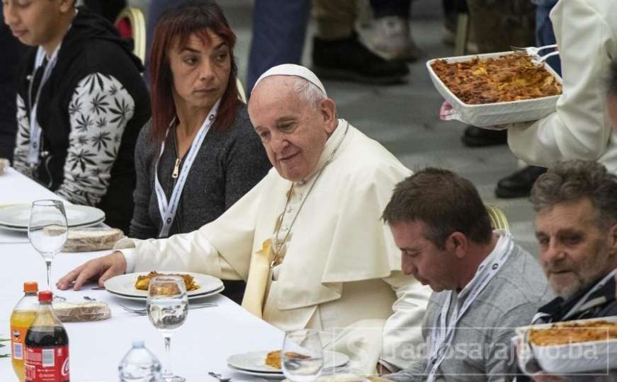 Papa Franjo na ručak pozvao 1.500 beskućnika i siromašnih
