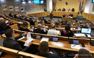 Parlament FBiH odbio da raspravlja o Pazariću: Evo ko je glasao protiv
