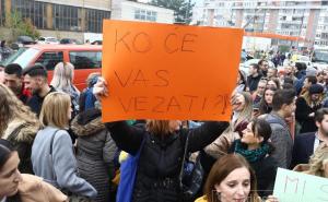 Građani blokirali cestu i traže smjene: "Našu djecu više niko neće vezati"