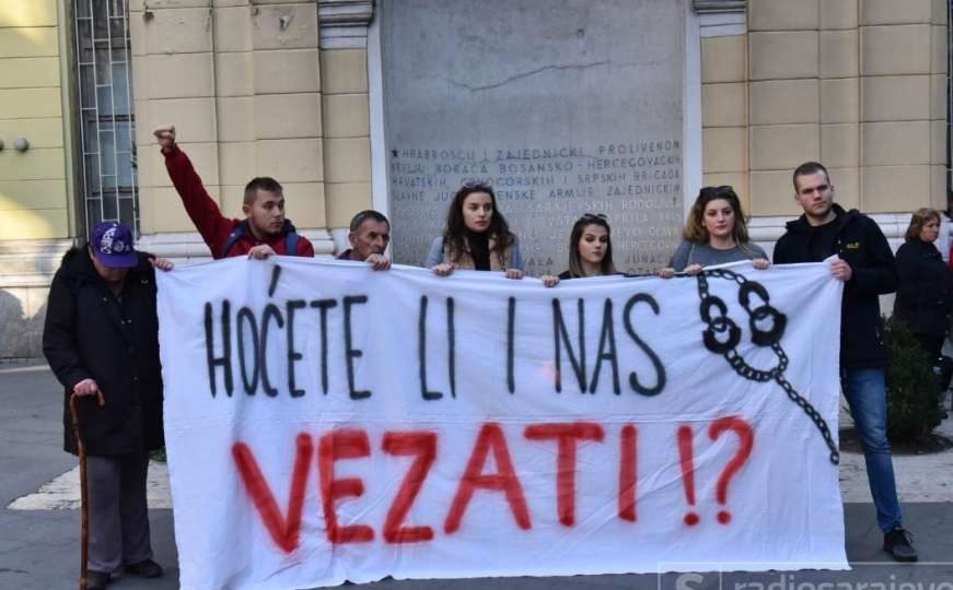 Protesti za Pazarić se nastavljaju, građani pitaju: Hoćete li i nas vezati?