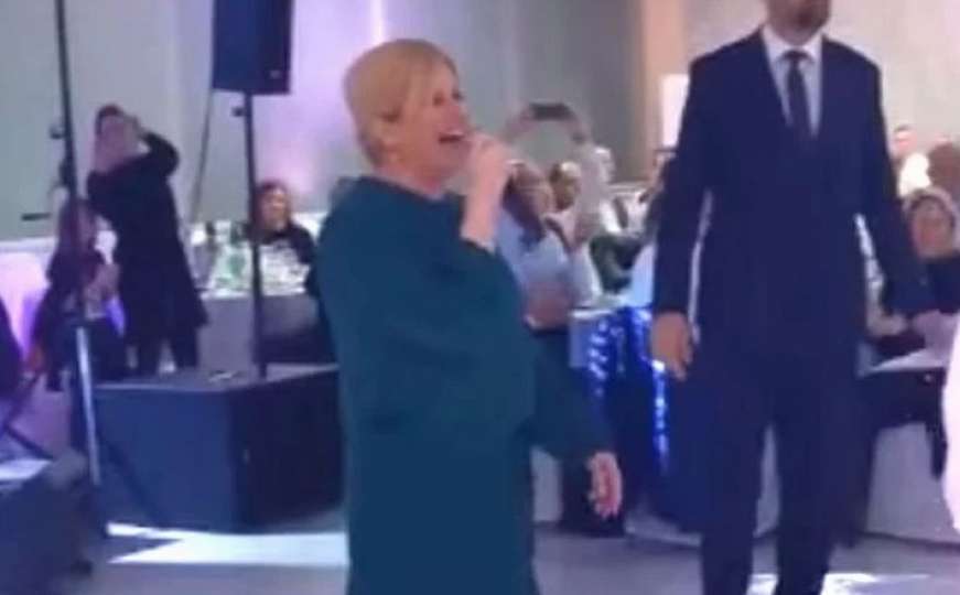 Kolinda se ponovo prihvatila mikrofona: Zapjevala Bandiću za rođendan