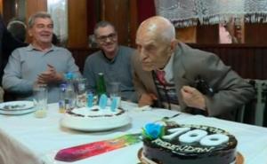Stogodišnjak u Sarajevu proslavio rođendan: Još vozi, lijekove ne pije...