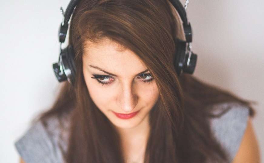 Novo istraživanje otkrilo koliko bi trebali slušati muziku da bi bili sretni