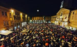 Kad hiljade ljudi pjeva Bella Ciao: Snimak iz Modene osvaja srca širom svijeta