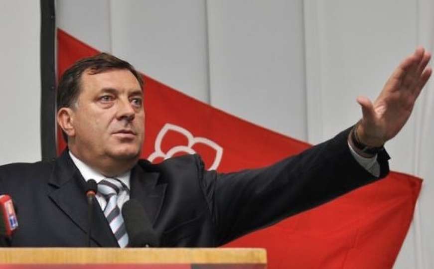 Tjera Dodik Srbe u fašiste