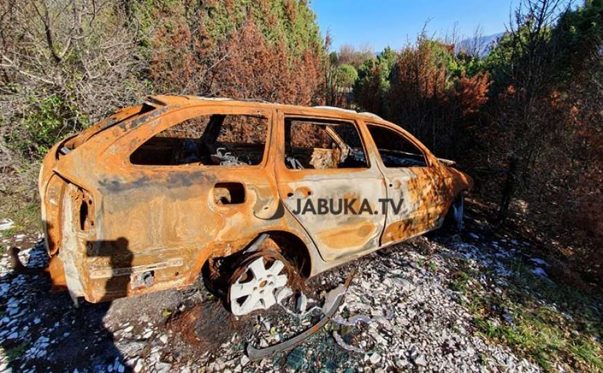 Na Planinici zapaljena u Sarajevu ukradena Škoda Octavia