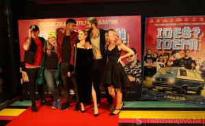 Crveni tepih i druženje s ekipom: Održana premijera igranog filma IDEŠ? IDEM!