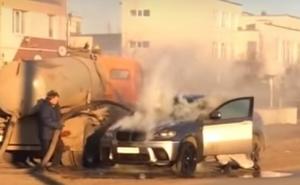 Začepite nos: BMW se zapalio, pogledajte čime su ga ugasili