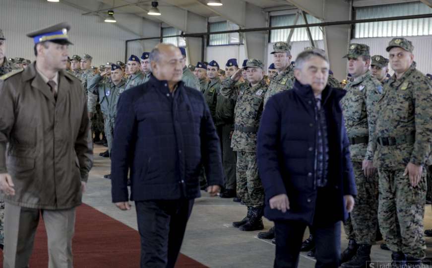 Komšić čestitao Dan Oružanih snaga: Hvala vam na svemu što činite za domovinu 