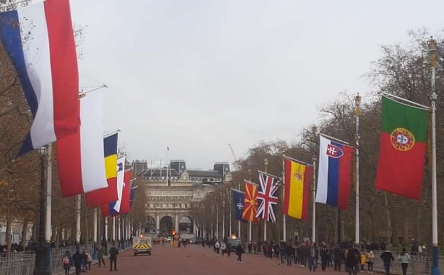 Zastava Sjeverne Makedonije podignuta uoči Samita NATO-a u Londonu 