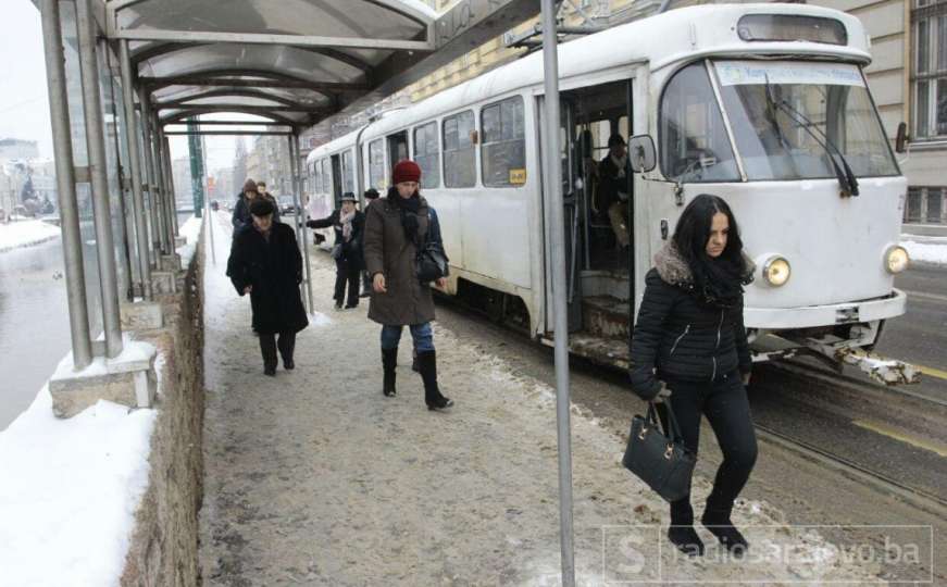 Velike gužve zbog nevremena u Sarajevu: Ulice pod vodom, tramvaji stoje