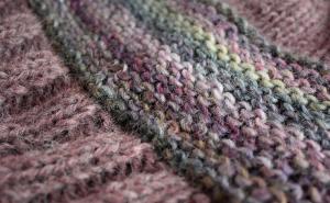 Kako očistiti ružna sjajna mjesta sa vunene odjeće