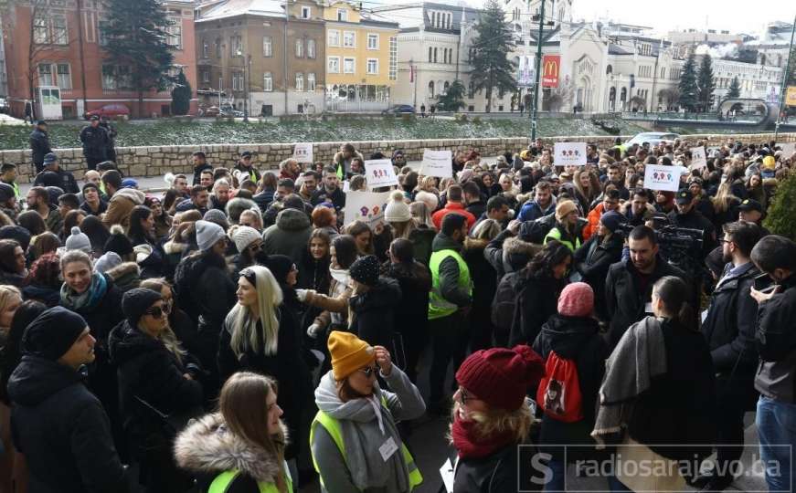Protest studenata u Sarajevu: Naše je samo da učimo - ALI NAM NE DAJU