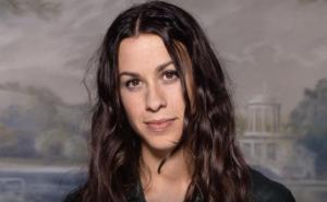 Alanis Morissette se vratila na scenu nakon deset godina