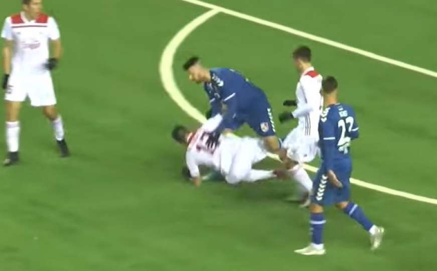 Bivši igrač FK Sarajevo promašio penal, pa pokušao daviti protivničkog igrača